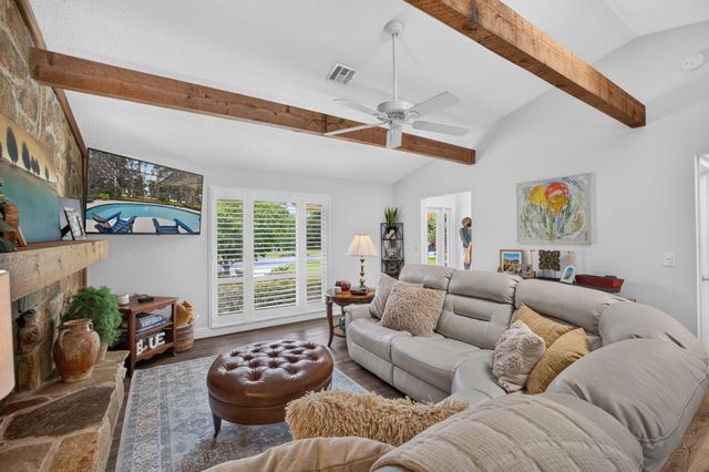 26 Cambria Road W, Palm Beach Gardens, FL 33418