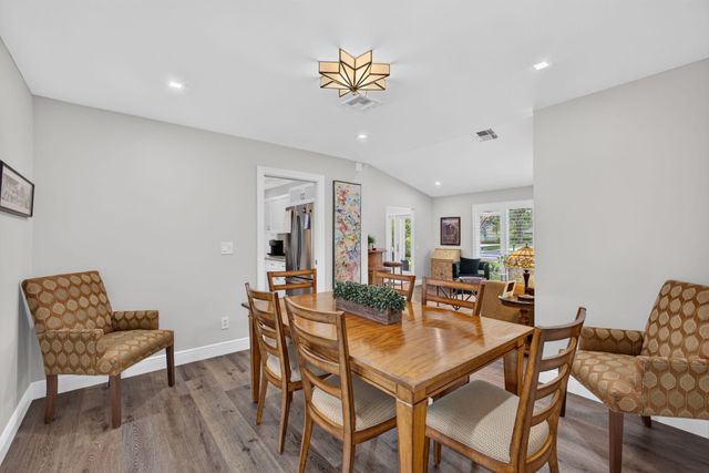 26 Cambria Road W, Palm Beach Gardens, FL 33418