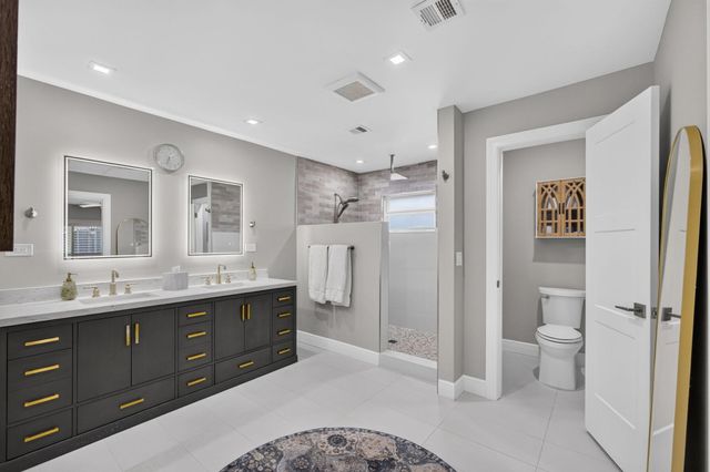 26 Cambria Road W, Palm Beach Gardens, FL 33418