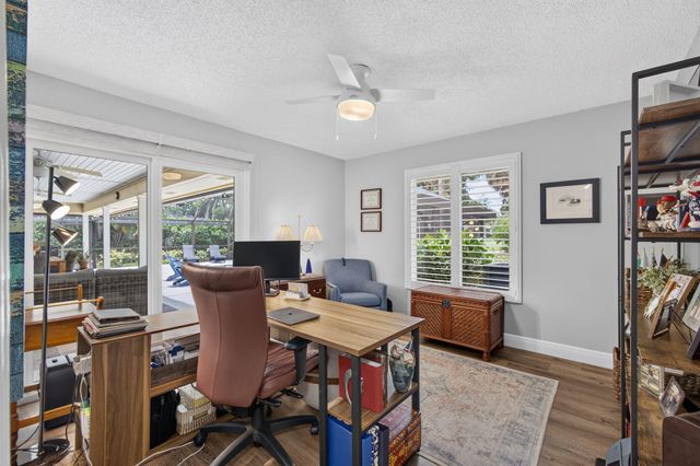 26 Cambria Road W, Palm Beach Gardens, FL 33418