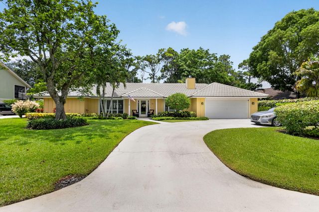 26 Cambria Road W, Palm Beach Gardens, FL 33418