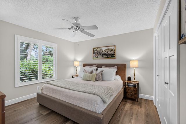 26 Cambria Road W, Palm Beach Gardens, FL 33418