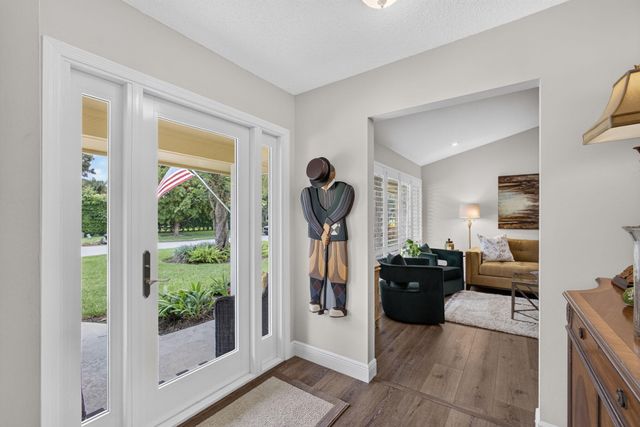 26 Cambria Road W, Palm Beach Gardens, FL 33418