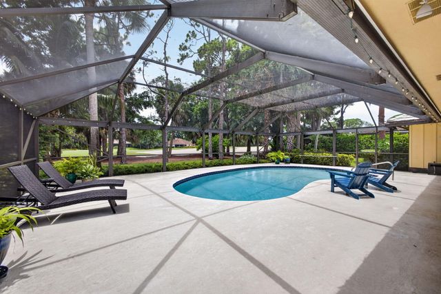 26 Cambria Road W, Palm Beach Gardens, FL 33418