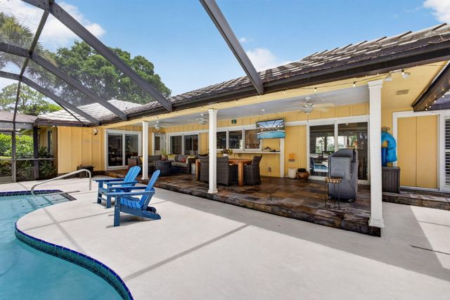 26 Cambria Road W, Palm Beach Gardens, FL 33418