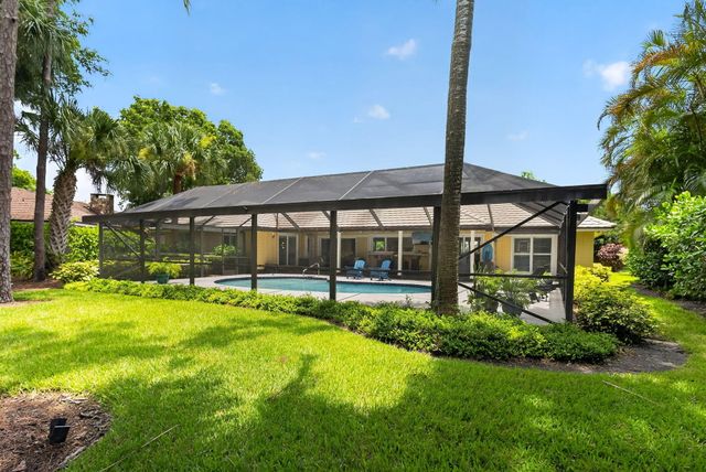26 Cambria Road W, Palm Beach Gardens, FL 33418