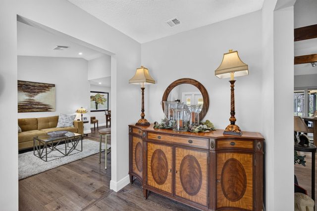 26 Cambria Road W, Palm Beach Gardens, FL 33418