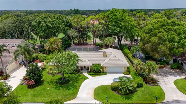 26 Cambria Road W, Palm Beach Gardens, FL 33418