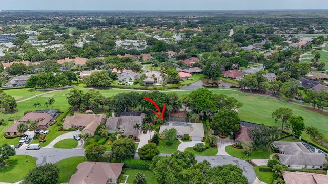 26 Cambria Road W, Palm Beach Gardens, FL 33418