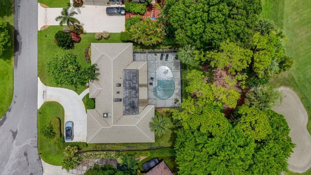26 Cambria Road W, Palm Beach Gardens, FL 33418