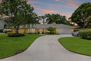 26 Cambria Road W, Palm Beach Gardens, FL 33418