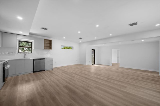 4746 NW 10th Avenue, Miami, FL 33127