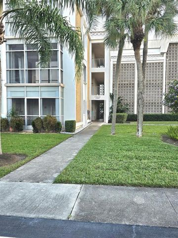 2990 NE 16th Ave 204, Oakland Park, FL 33334