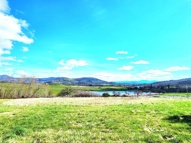 120 Hammel Road, Eagle Point, OR 97524