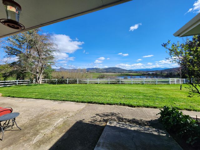 120 Hammel Road, Eagle Point, OR 97524