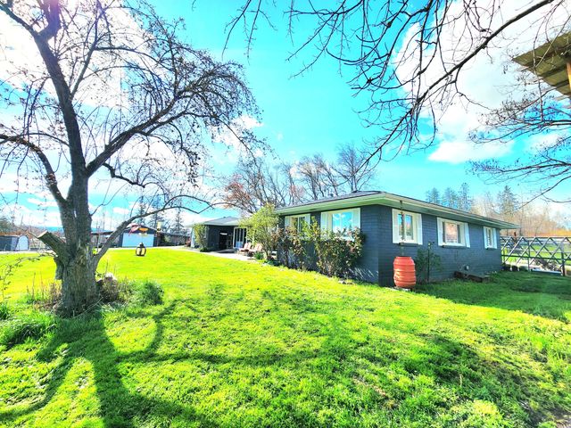 120 Hammel Road, Eagle Point, OR 97524