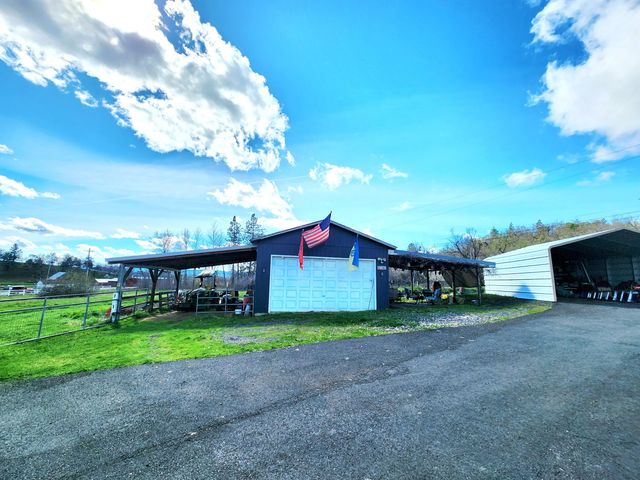 120 Hammel Road, Eagle Point, OR 97524