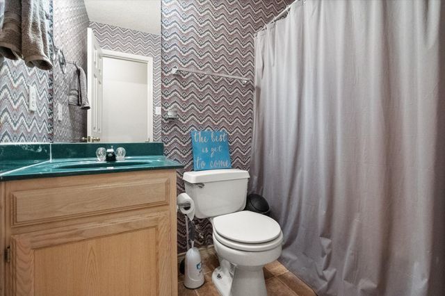 862 Valleybrooke Drive, Arlington, TX 76001