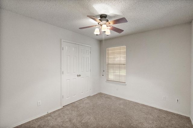 862 Valleybrooke Drive, Arlington, TX 76001