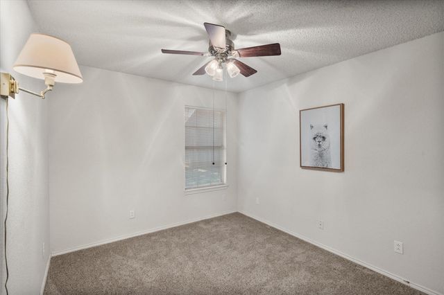 862 Valleybrooke Drive, Arlington, TX 76001