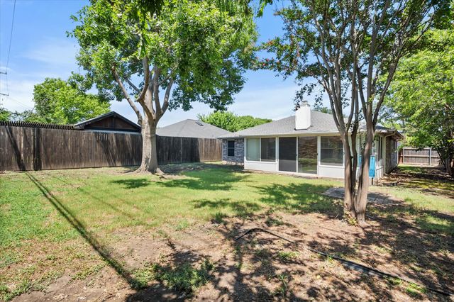 862 Valleybrooke Drive, Arlington, TX 76001