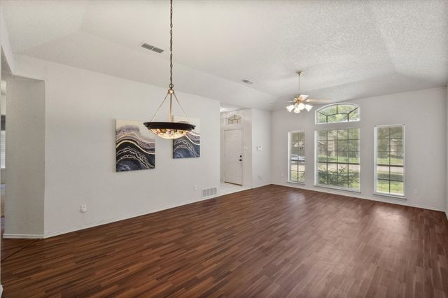 862 Valleybrooke Drive, Arlington, TX 76001