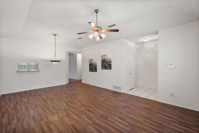 862 Valleybrooke Drive, Arlington, TX 76001