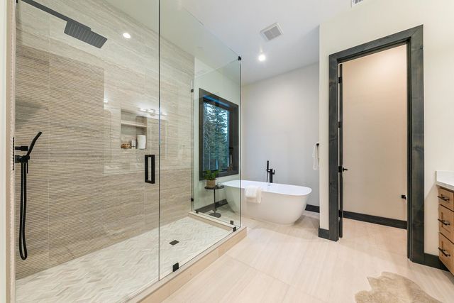 13719 Pathway Avenue, Truckee, CA 96161