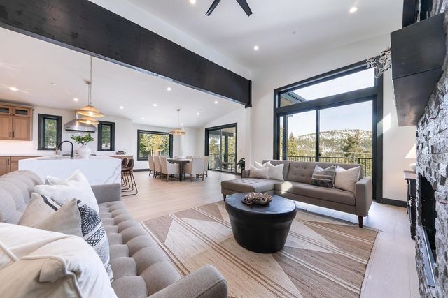 13719 Pathway Avenue, Truckee, CA 96161