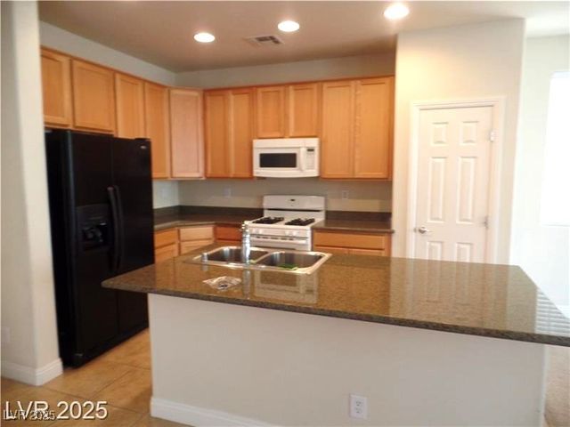 118 Castle Course Avenue, Las Vegas, NV 89148