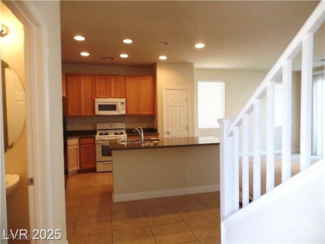 118 Castle Course Avenue, Las Vegas, NV 89148