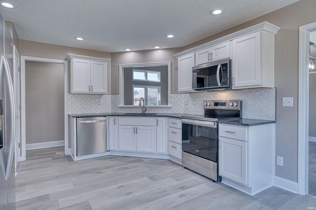 3600 Carmona Drive, Newburgh, IN 47630