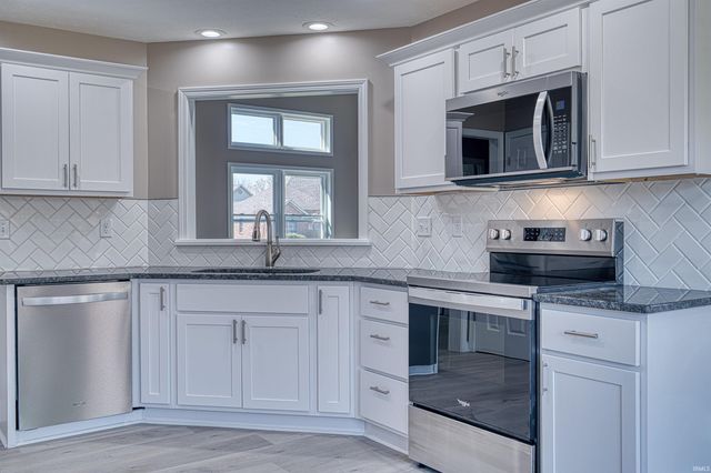 3600 Carmona Drive, Newburgh, IN 47630