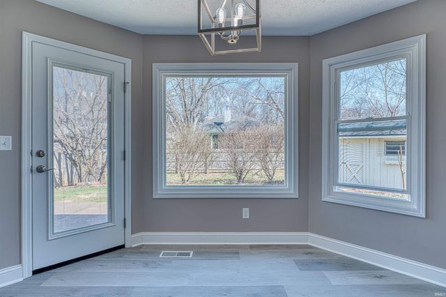 3600 Carmona Drive, Newburgh, IN 47630