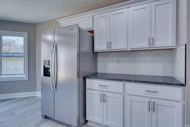 3600 Carmona Drive, Newburgh, IN 47630