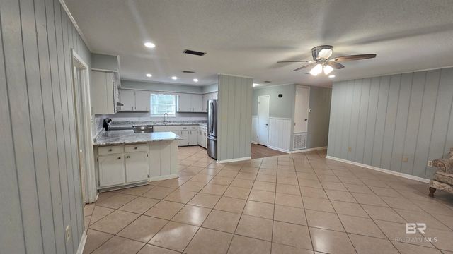 615 Pedigo Avenue, Foley, AL 36535