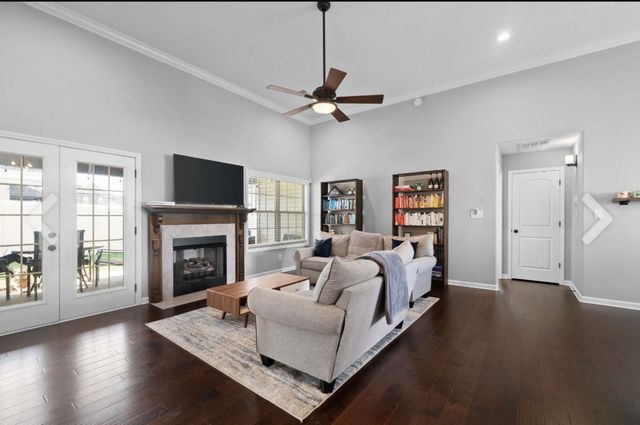 1008 Meadowview Ln, Clarksville, TN 37040