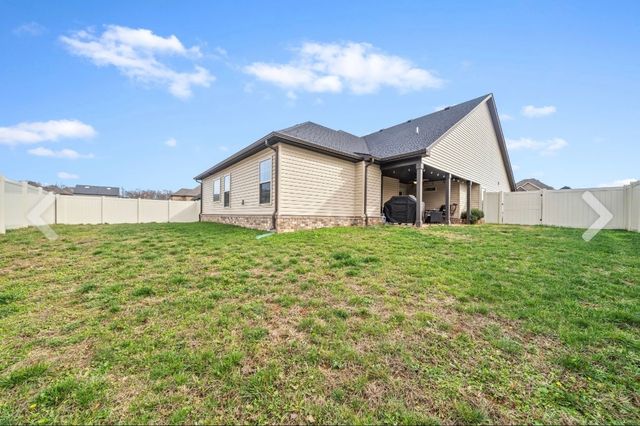 1008 Meadowview Ln, Clarksville, TN 37040