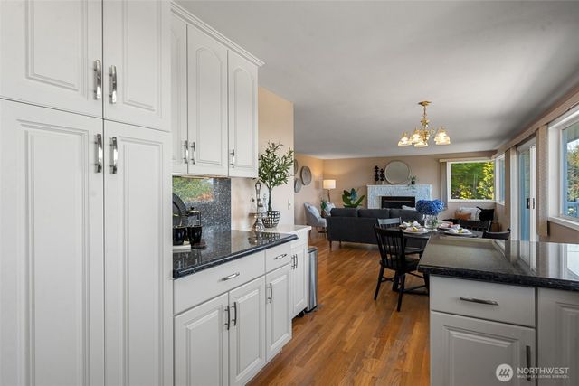8102 E Seaview Drive, Port Orchard, WA 98366