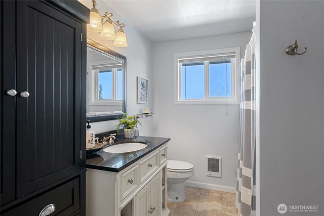 8102 E Seaview Drive, Port Orchard, WA 98366