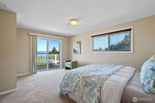 8102 E Seaview Drive, Port Orchard, WA 98366
