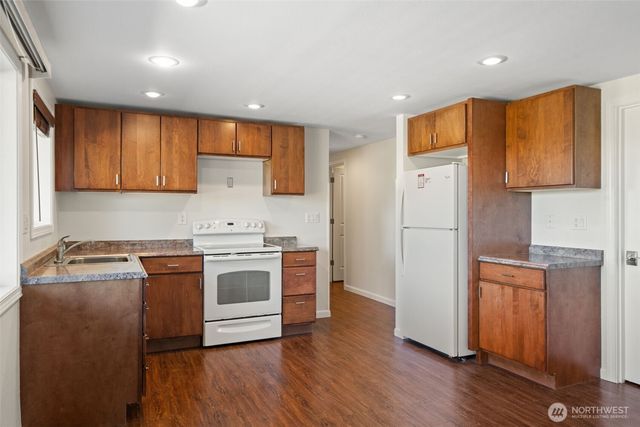 8102 E Seaview Drive, Port Orchard, WA 98366