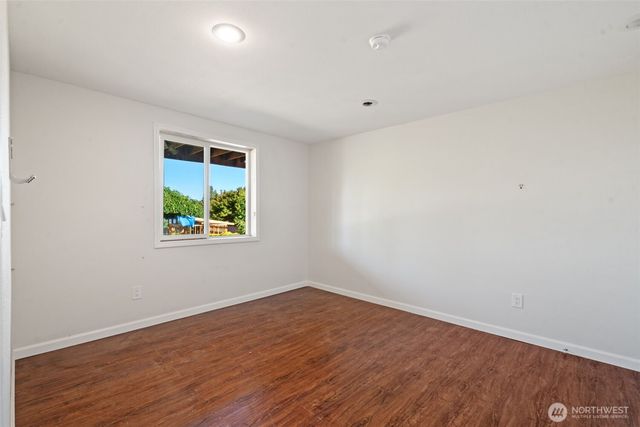 8102 E Seaview Drive, Port Orchard, WA 98366