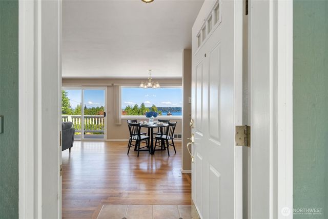 8102 E Seaview Drive, Port Orchard, WA 98366