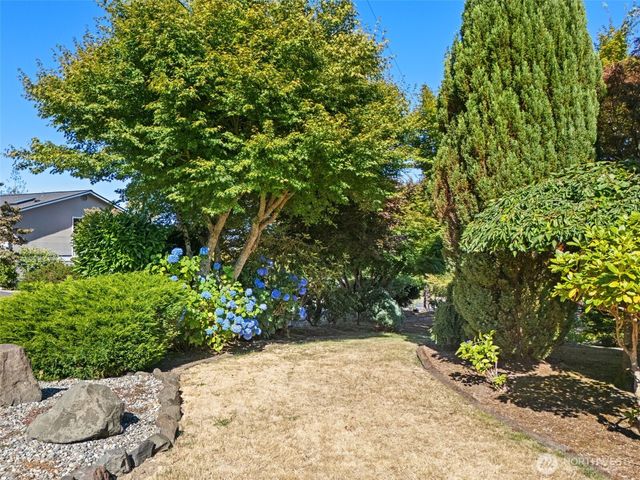 8102 E Seaview Drive, Port Orchard, WA 98366