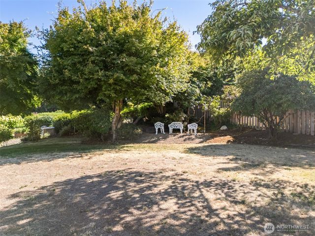 8102 E Seaview Drive, Port Orchard, WA 98366