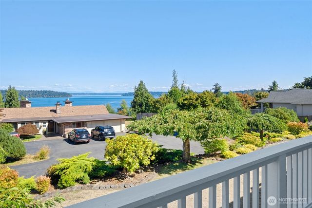 8102 E Seaview Drive, Port Orchard, WA 98366