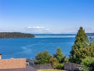 8102 E Seaview Drive, Port Orchard, WA 98366