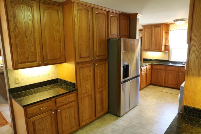 W277S8810 Lakeside DRIVE, Mukwonago, WI 53149