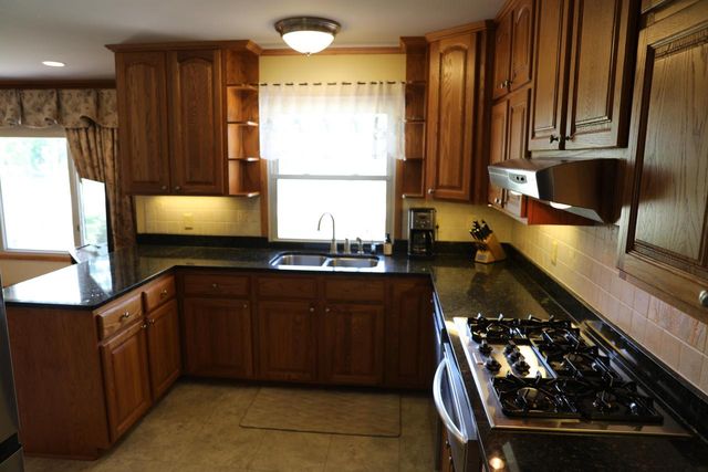 W277S8810 Lakeside DRIVE, Mukwonago, WI 53149